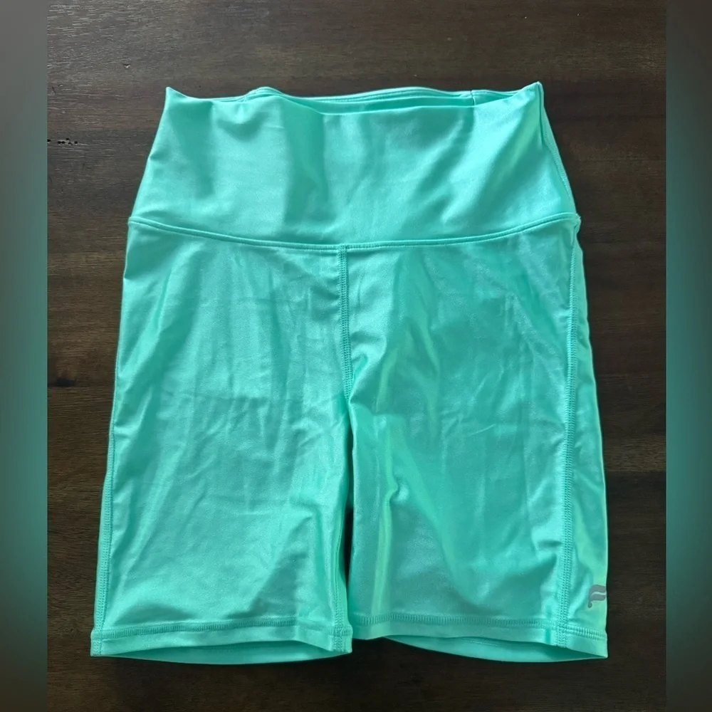 Fabletics Boost PowerHold® High-Waisted 6'' Short Size XS Lime Green